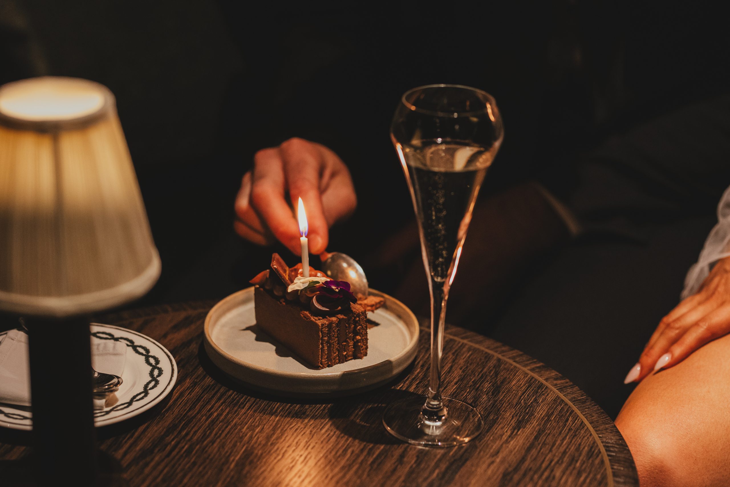 Wedding drinks and candlelit bar details, London elopement celebration